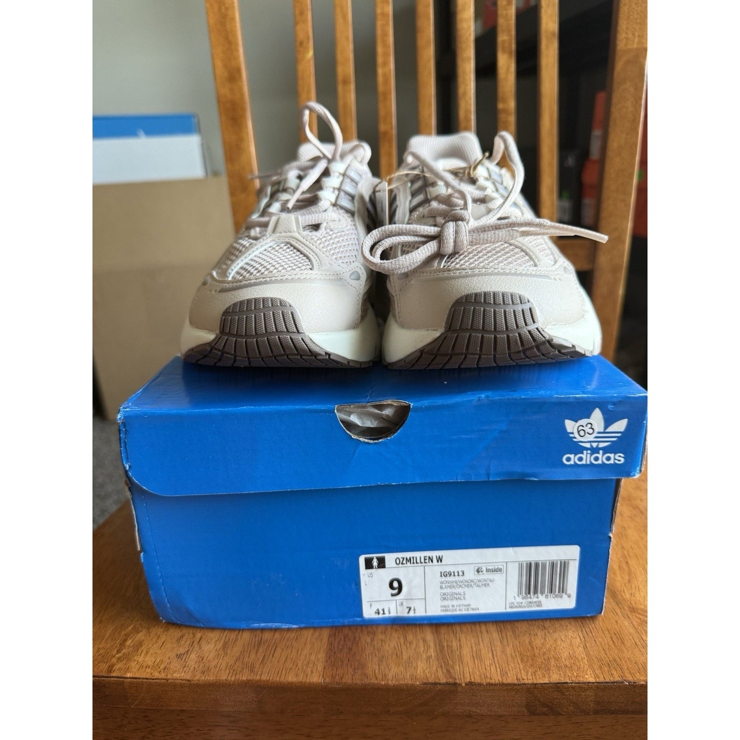 Size 9 Adidas Ozmillen Women's Shoes BS009