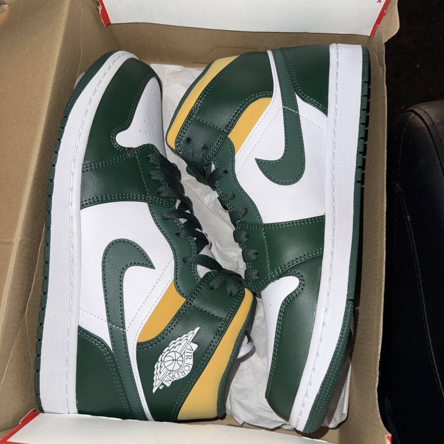 Jordan Air Jordan 1 Mid Sonics 554724-371 Men’s Green/White/Yellow Sneakers