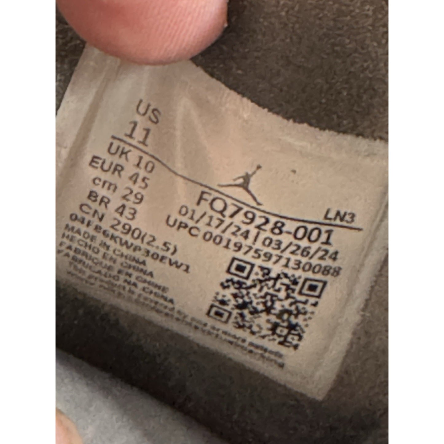 Size 11 - Air Jordan 4 Retro SE Wet Cement