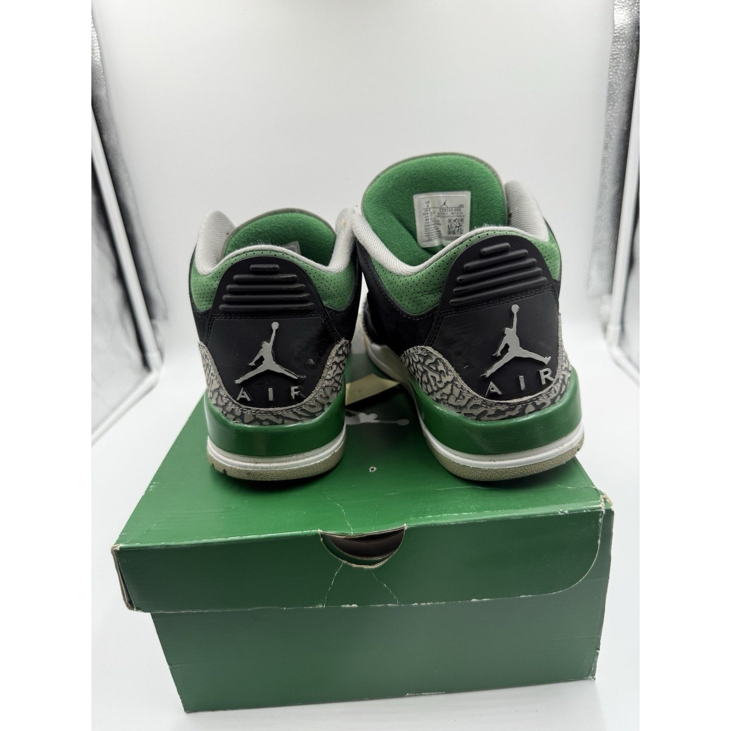 Size 9 - Jordan 3 Retro Mid Pine Green
