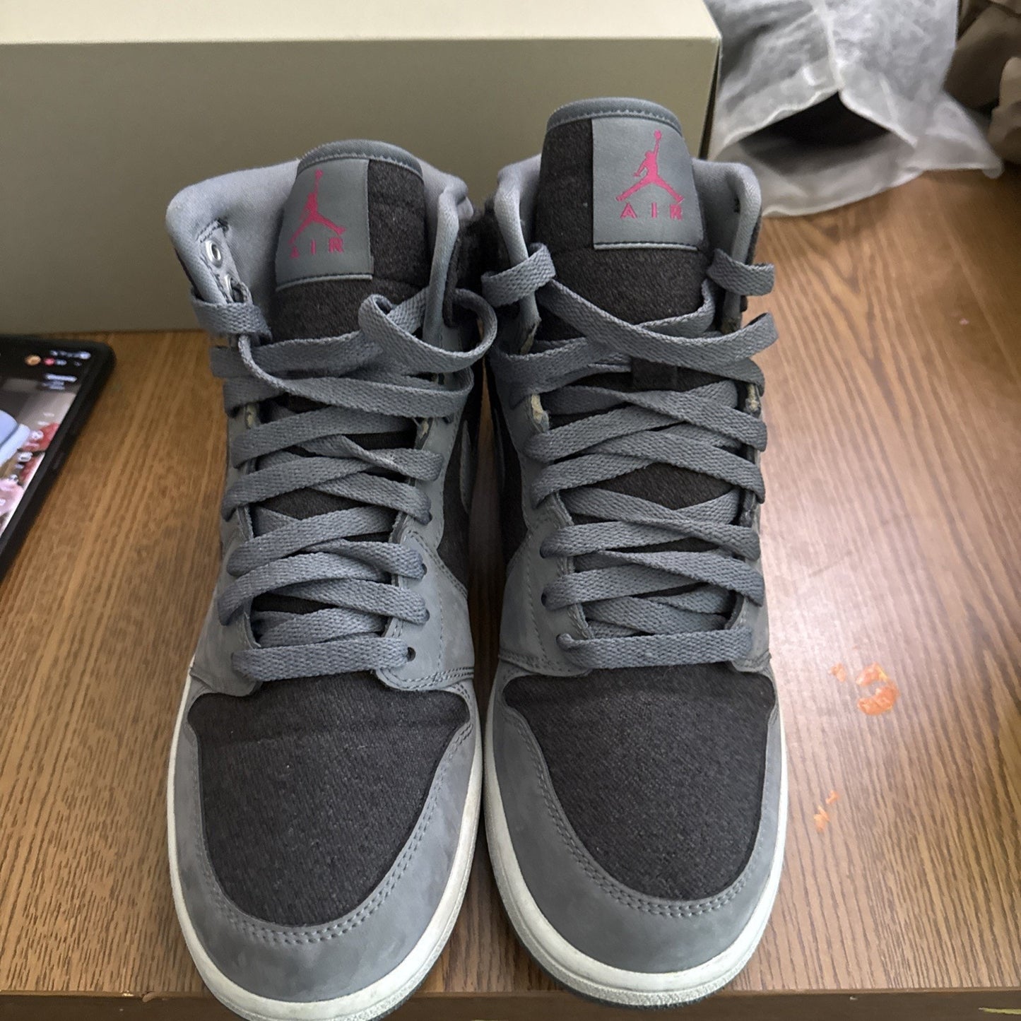Size 7y Jordan 1 Retro High Cool Grey Vivid Pink 332148-002