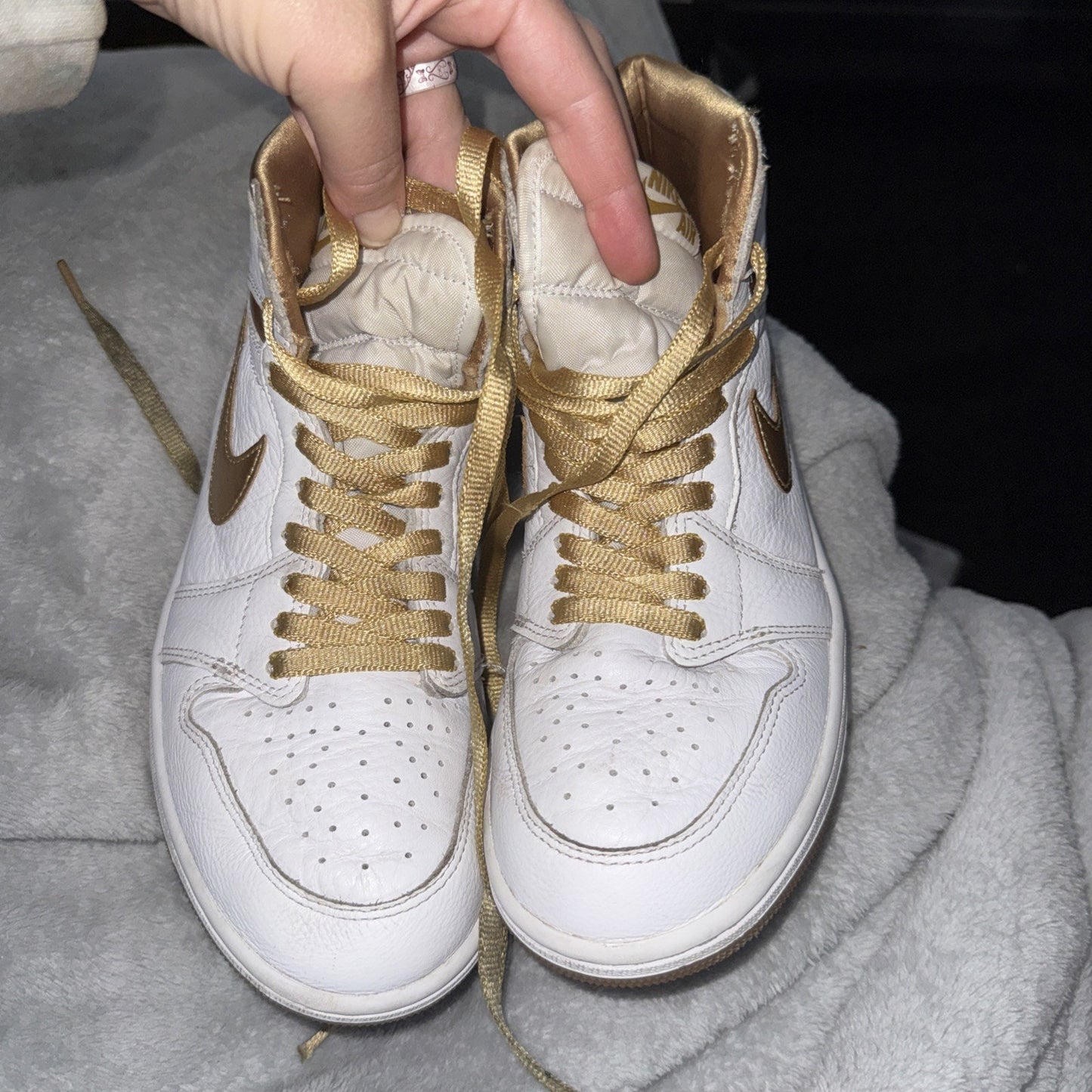 Air Jordan 1 Retro High OG Metallic Gold Women's