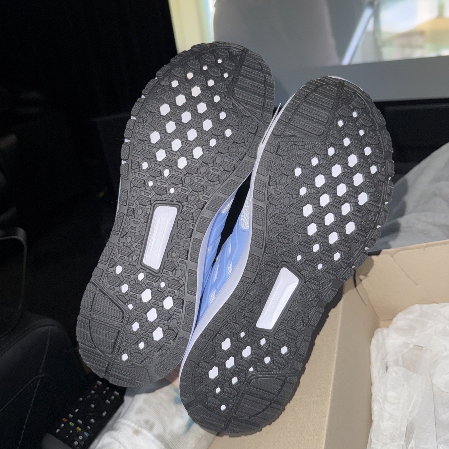 Size 10 - Adidas Ultimashow White Blue Dawn