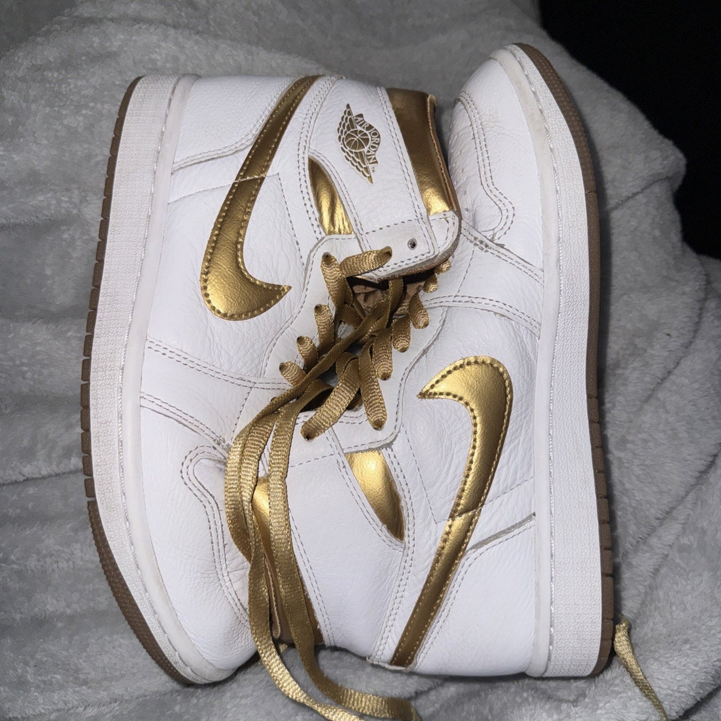 Air Jordan 1 Retro High OG Metallic Gold Women's