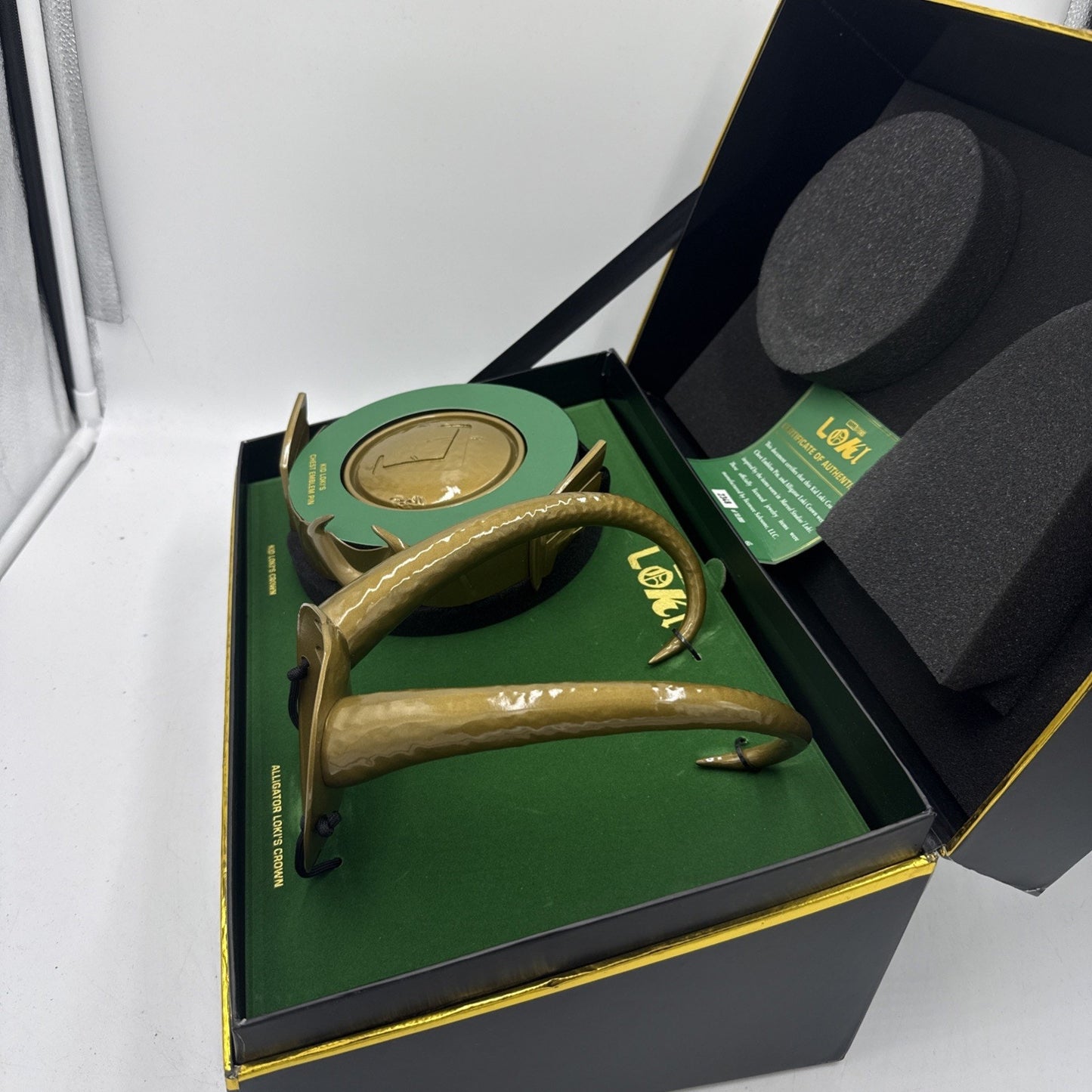 Alligator Loki & Kid Loki Crown Replica Set Marvel Disney Numbered Out Of 10000