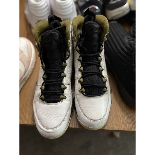 Size 9 - Air Jordan 9 Retro Statue NBS053