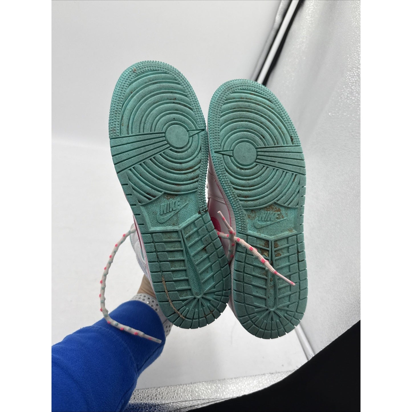 Size 5.5 (GS) - Jordan 1 Mid Digital Pink