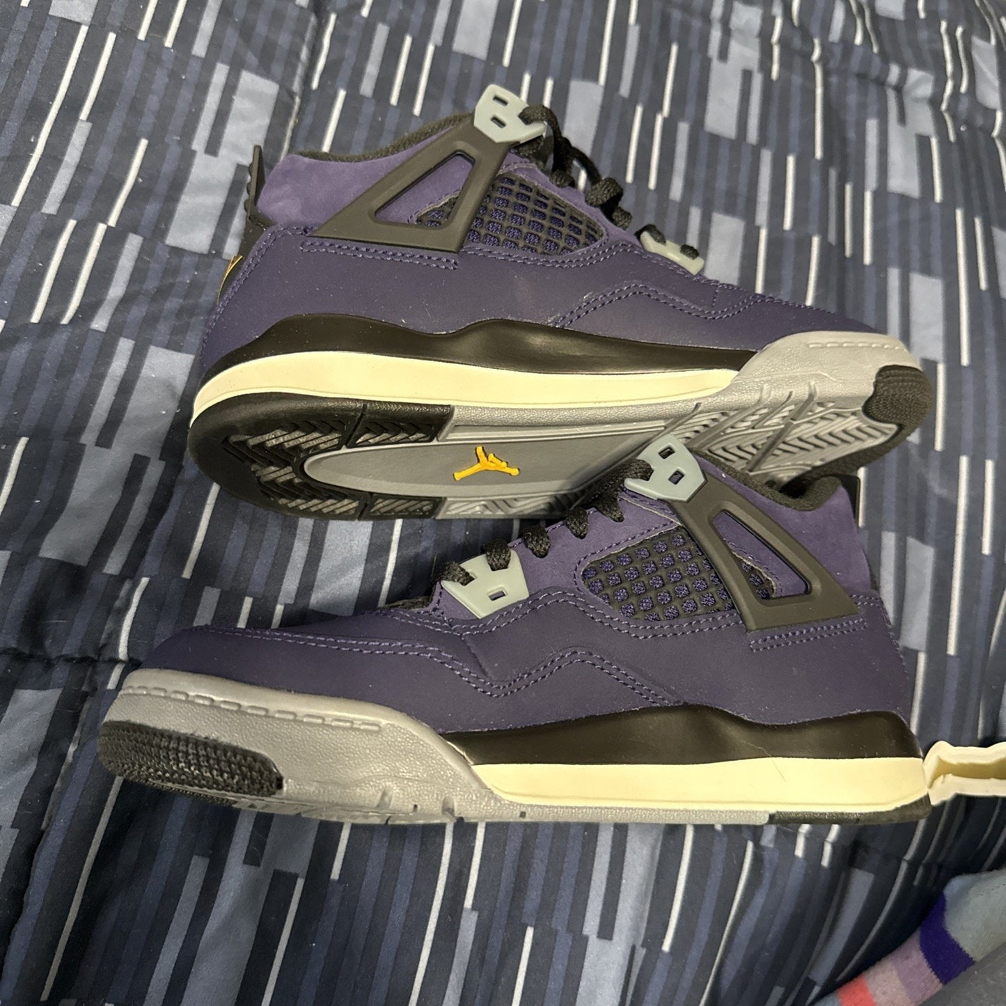 Size 2Y Jordan 4 Lakers IB4388-500