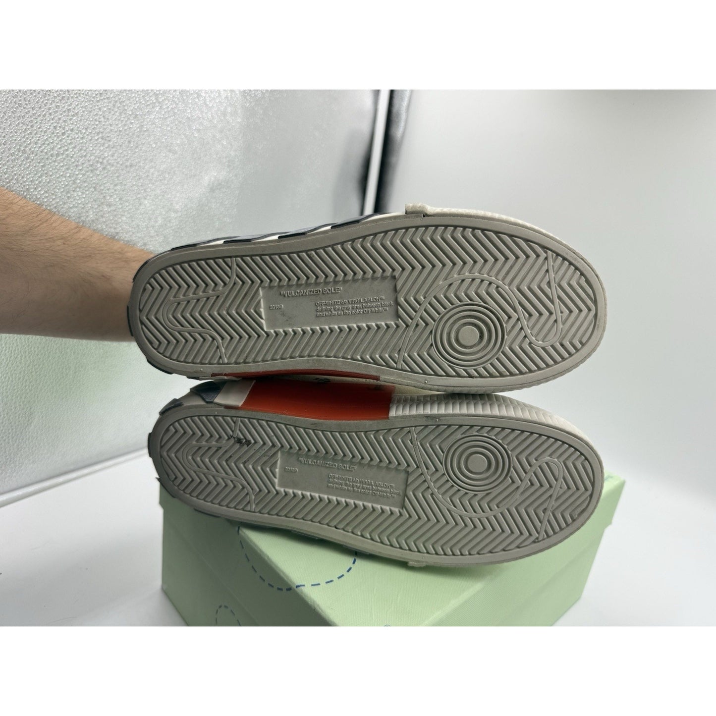 Size 7 Women Off-White Vulcanized Om1A178R21lea001