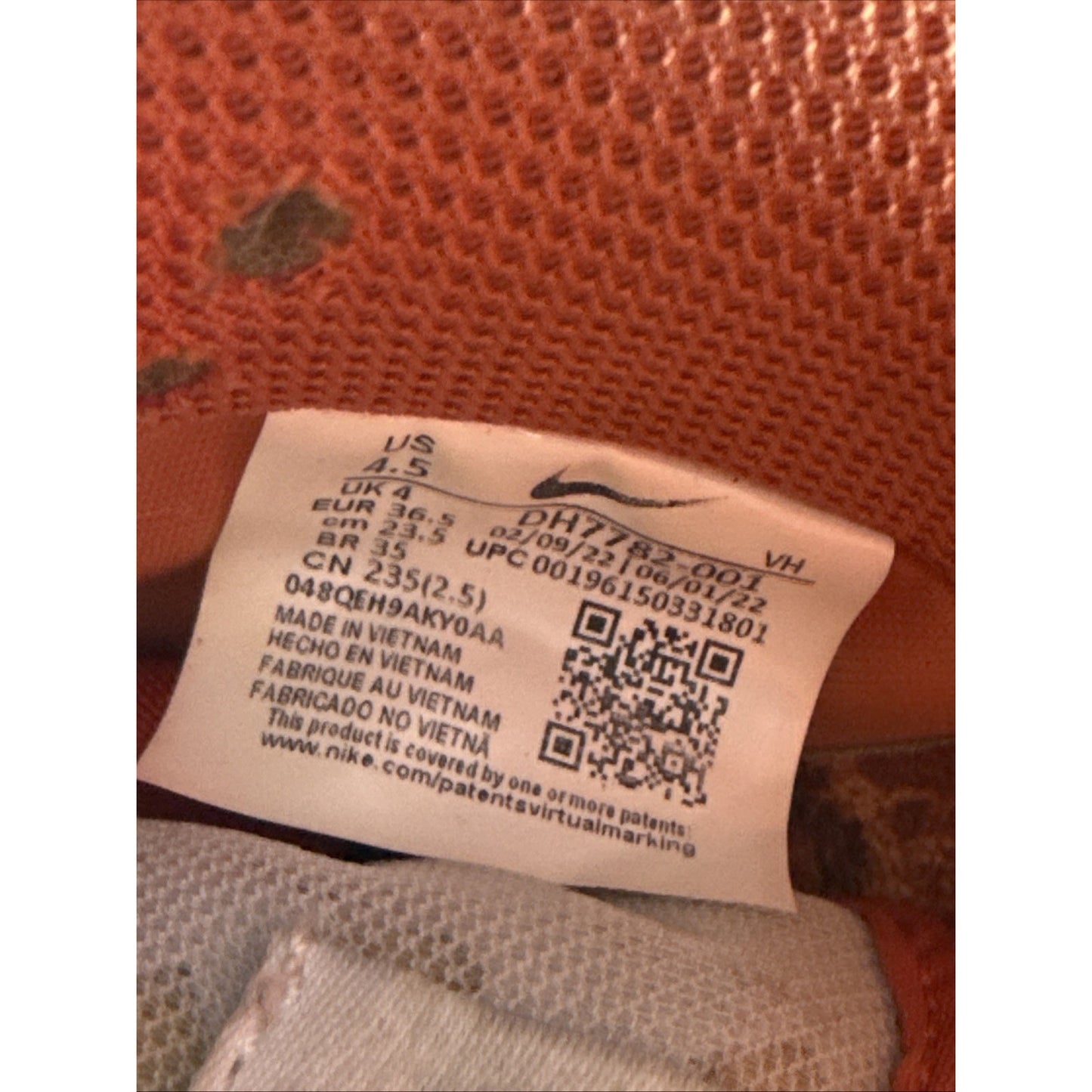 Size 4.5 - Crushed D.C. x Nike Dunk SB Low Golden Hour