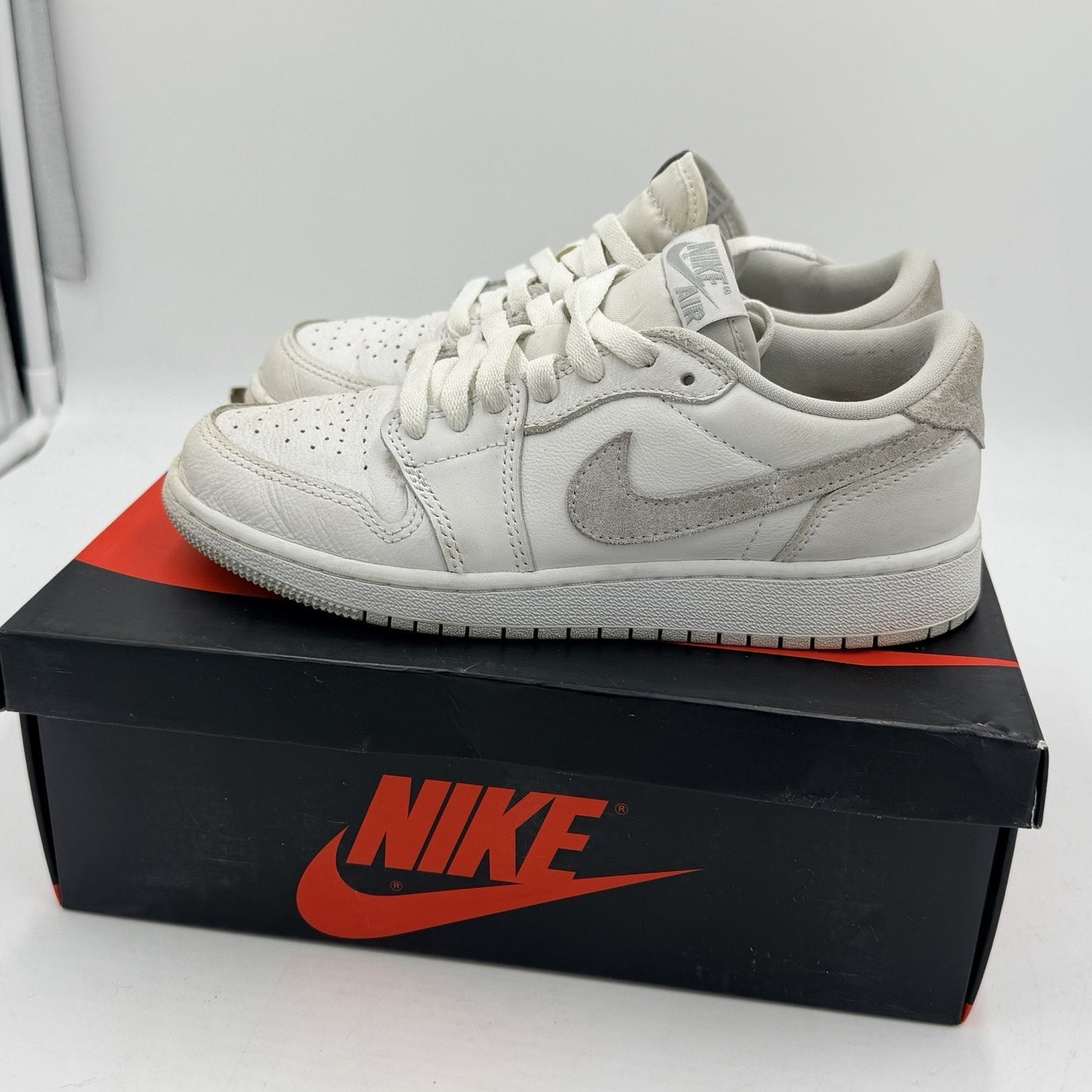 Size 4.5 (GS) - Jordan 1 Retro OG 2021 Mid Neutral Greyi