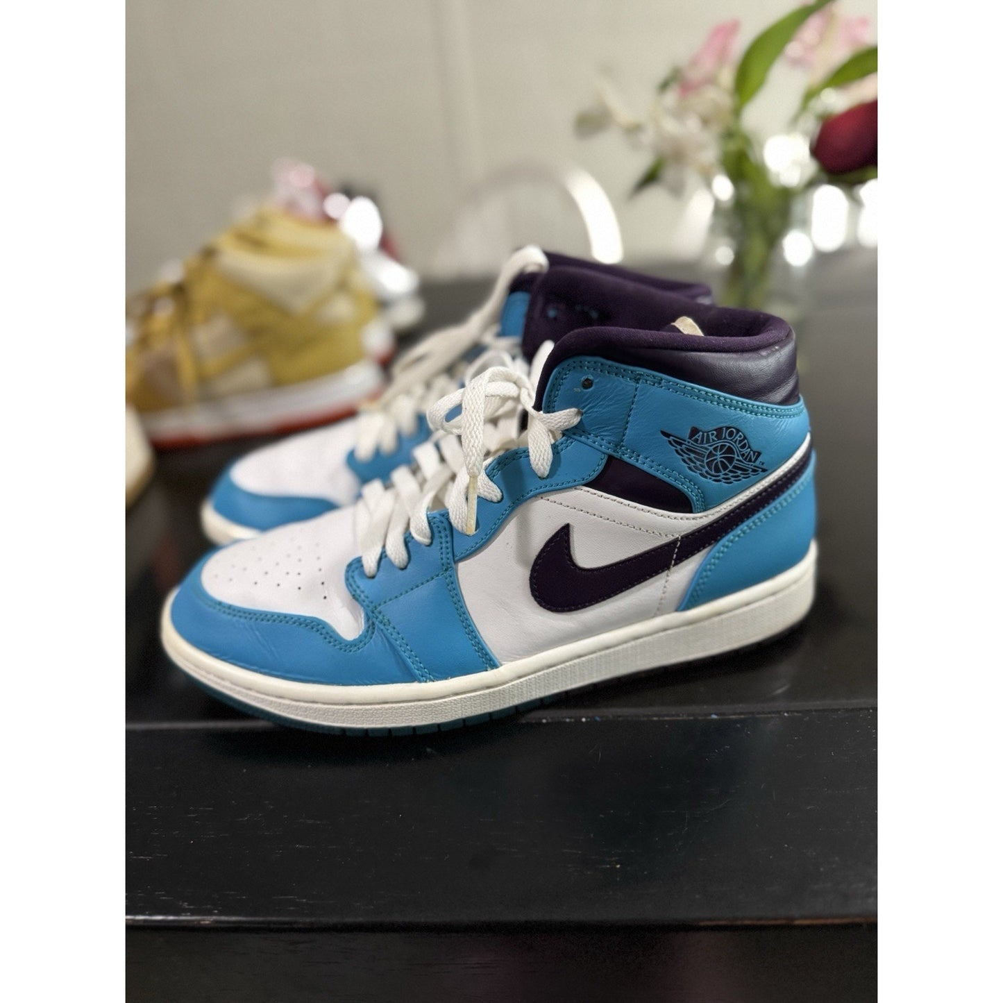 Size 8 - Air Jordan 1 Mid Hornets NBS244