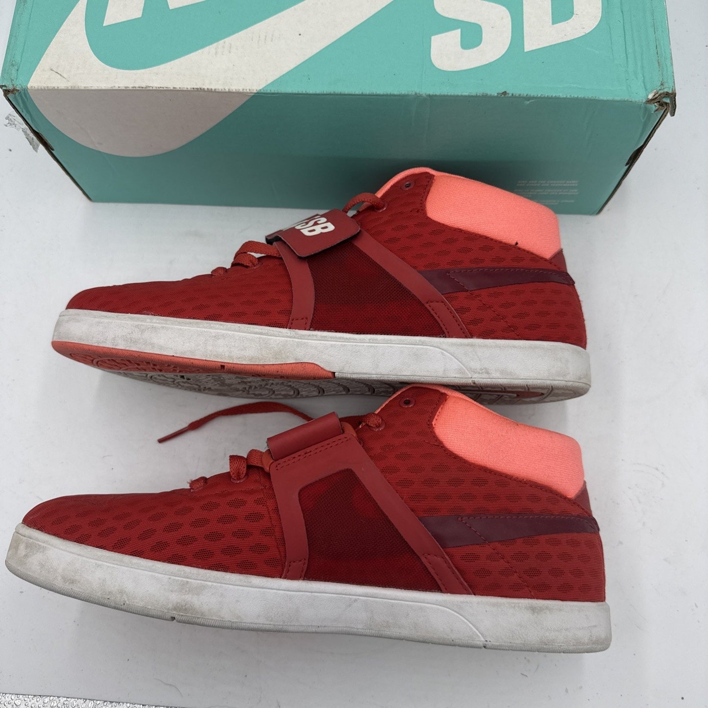Size 10 - Nike Eric Koston R/R Mid Red