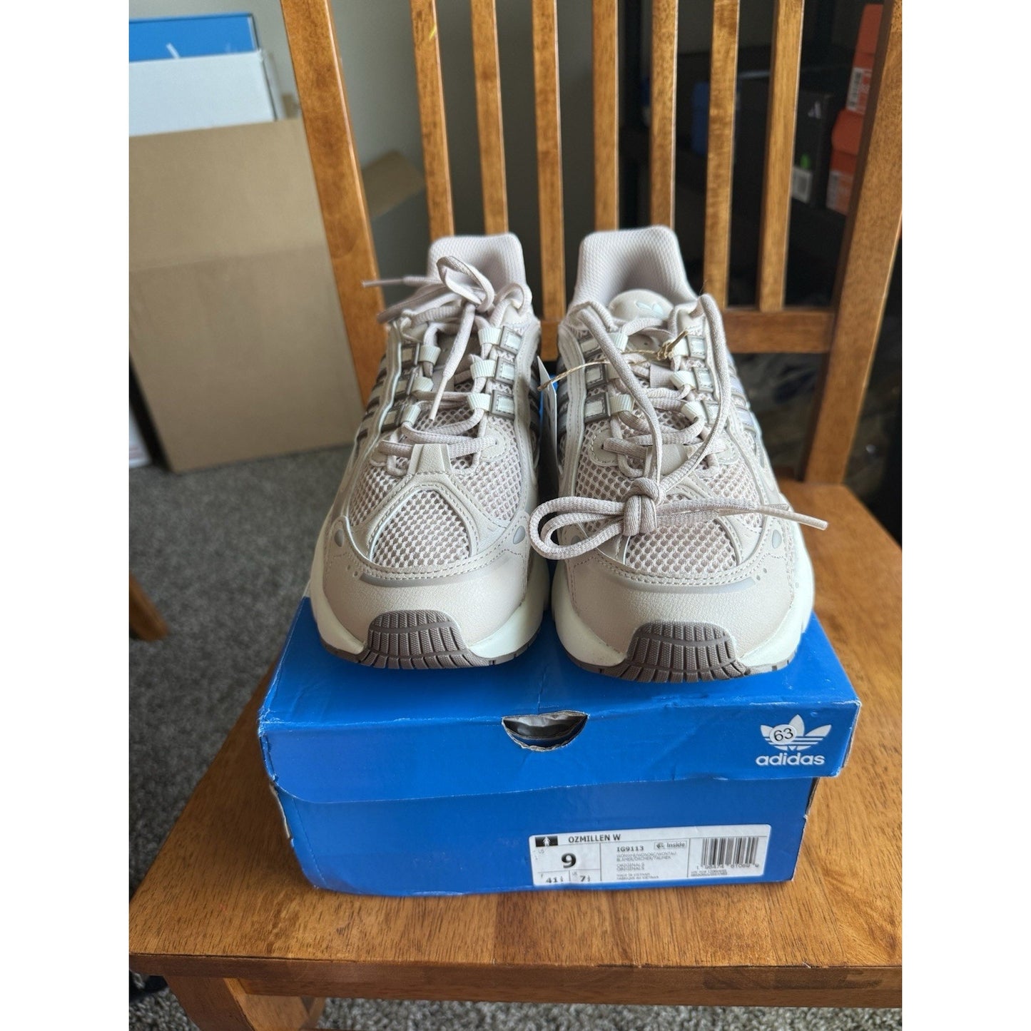 Size 9 Adidas Ozmillen Women's Shoes BS009