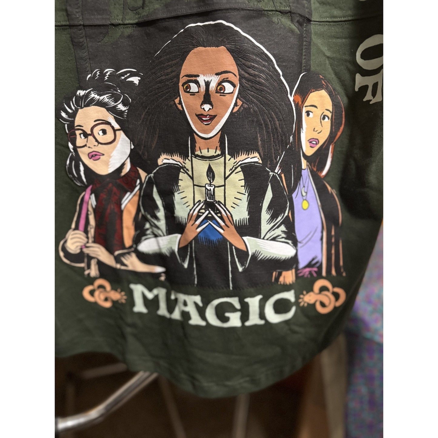 NEW Disney Parks Spirit Jersey Medium Green Halloween Hocus Pocus Be Your Magic