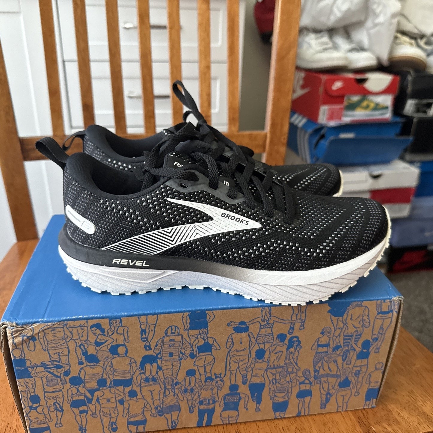 size 6 Brooks Energize Neutral BS196