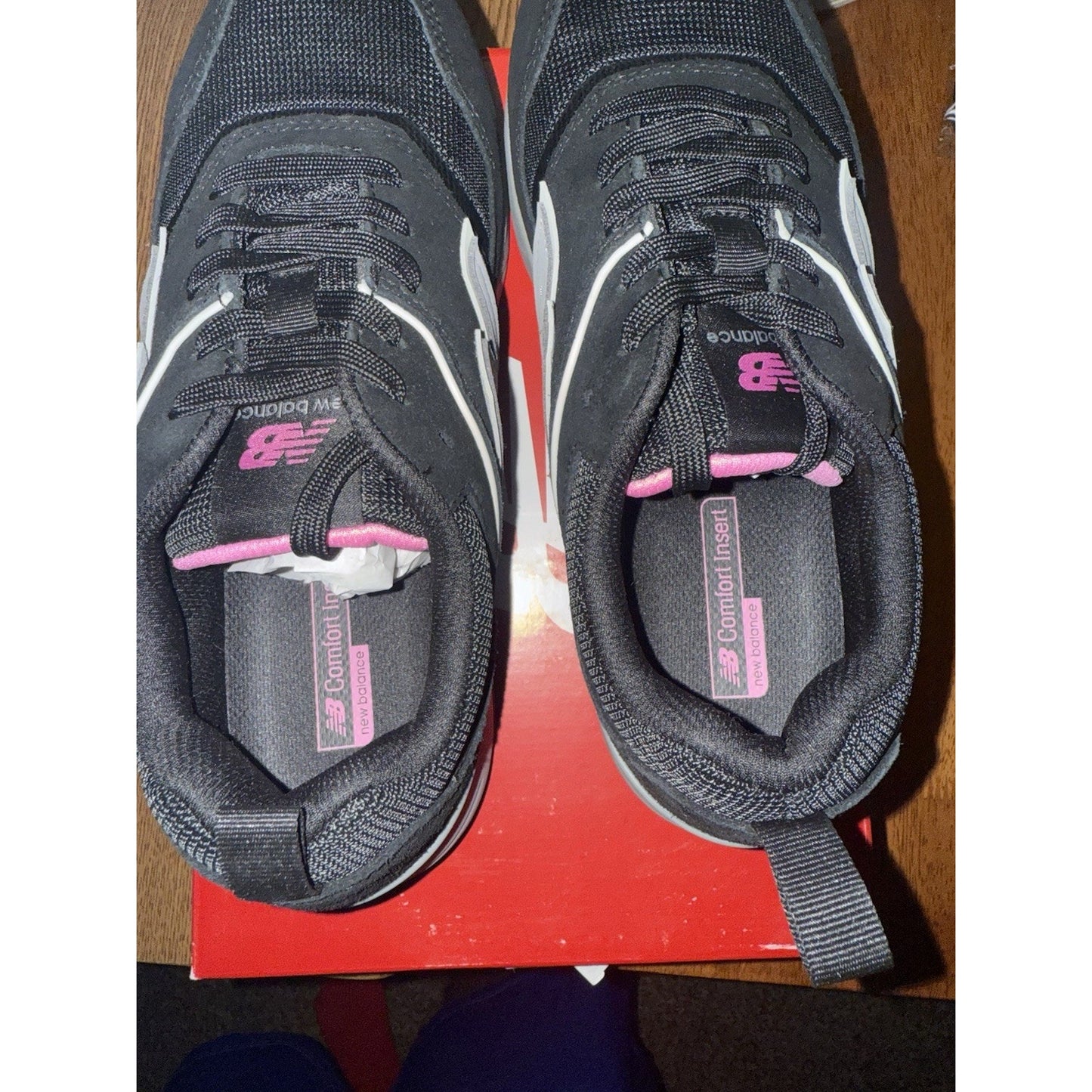 Size 9 Wide Women’s New Balance Elite Lite Composite Toe BS388