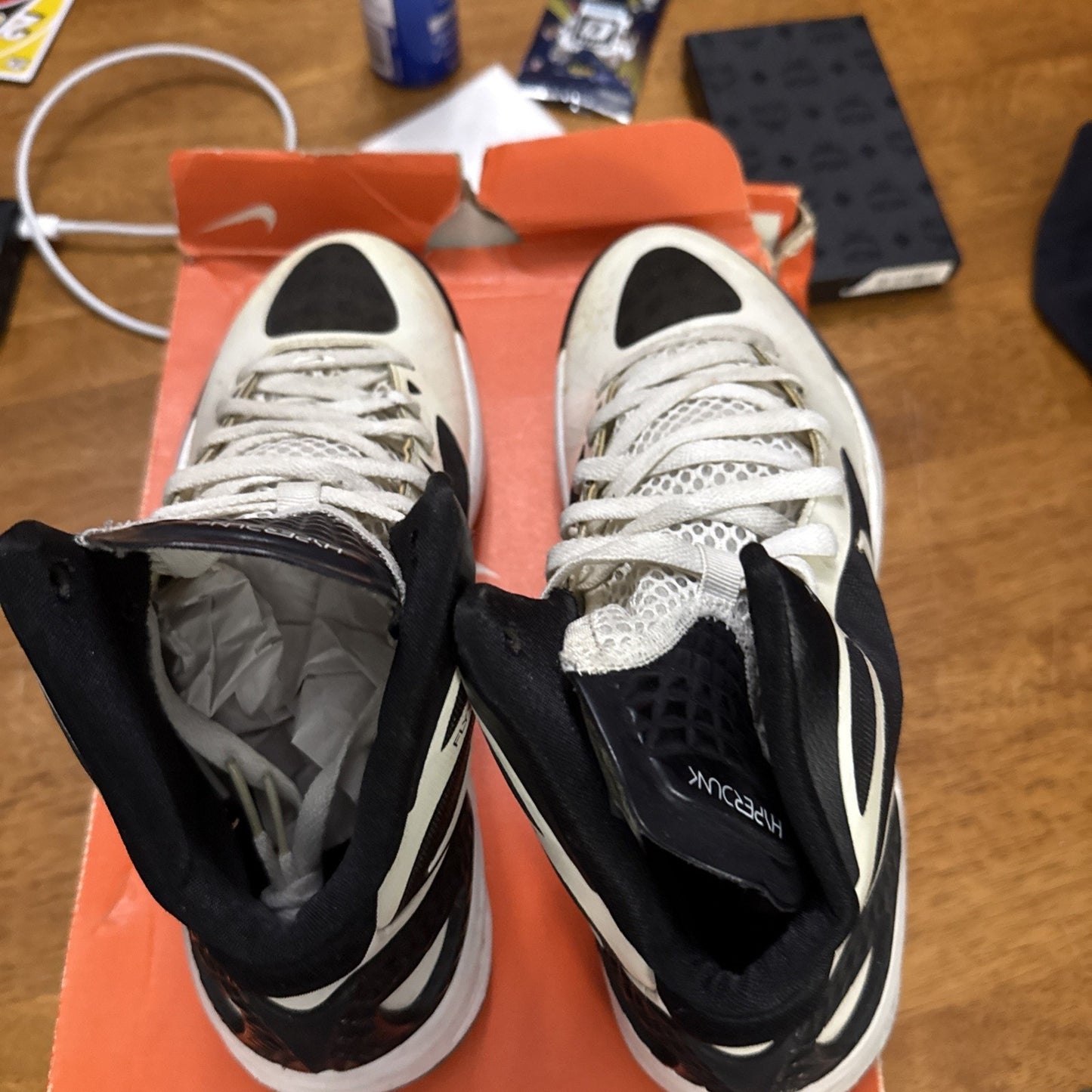 Size 8 - Nike Hyperdunk 2011 White Black BS369