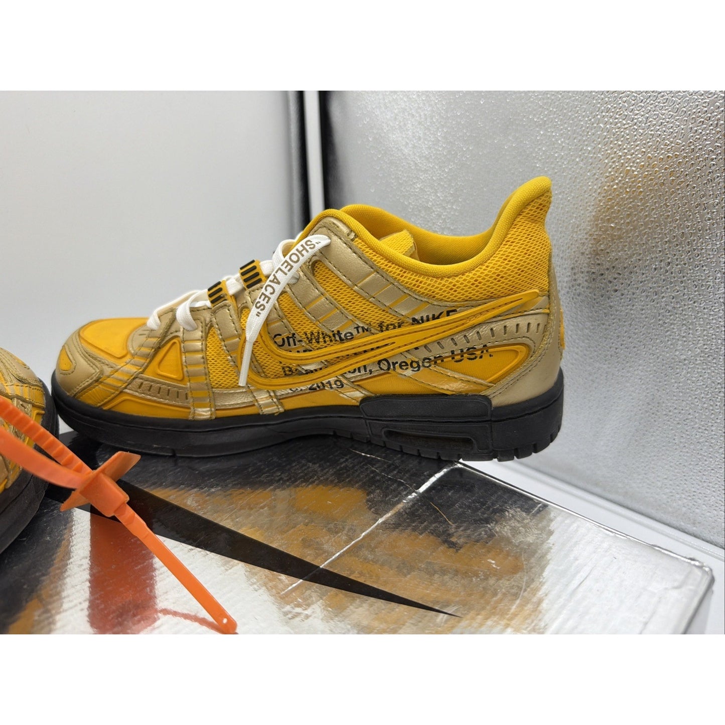 Size 8.5 - Nike Off-White x Air Rubber Dunk University Gold