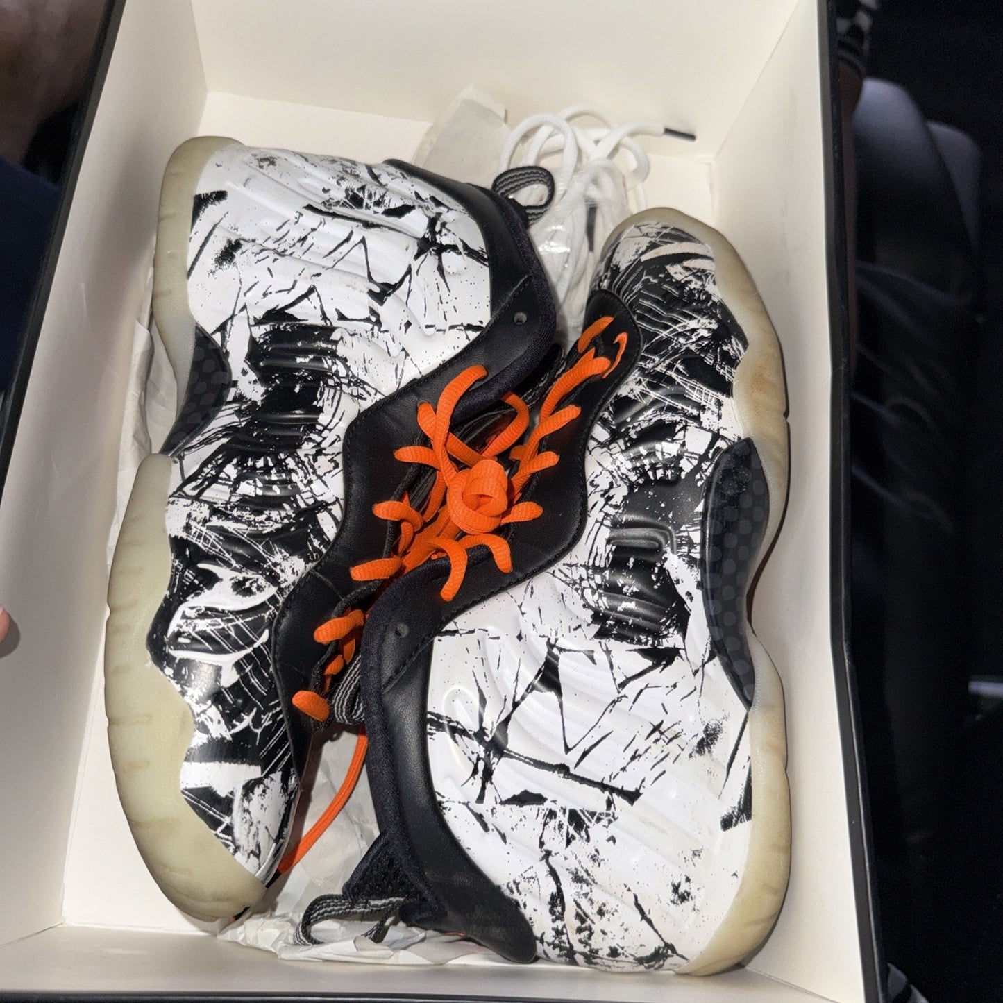 nike little posite one (GS) Black/ Total Orange-White 5.5Y