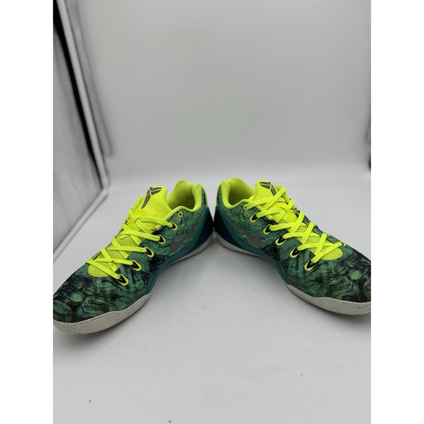 Size 8.5 - Nike Kobe 9 EM Easter