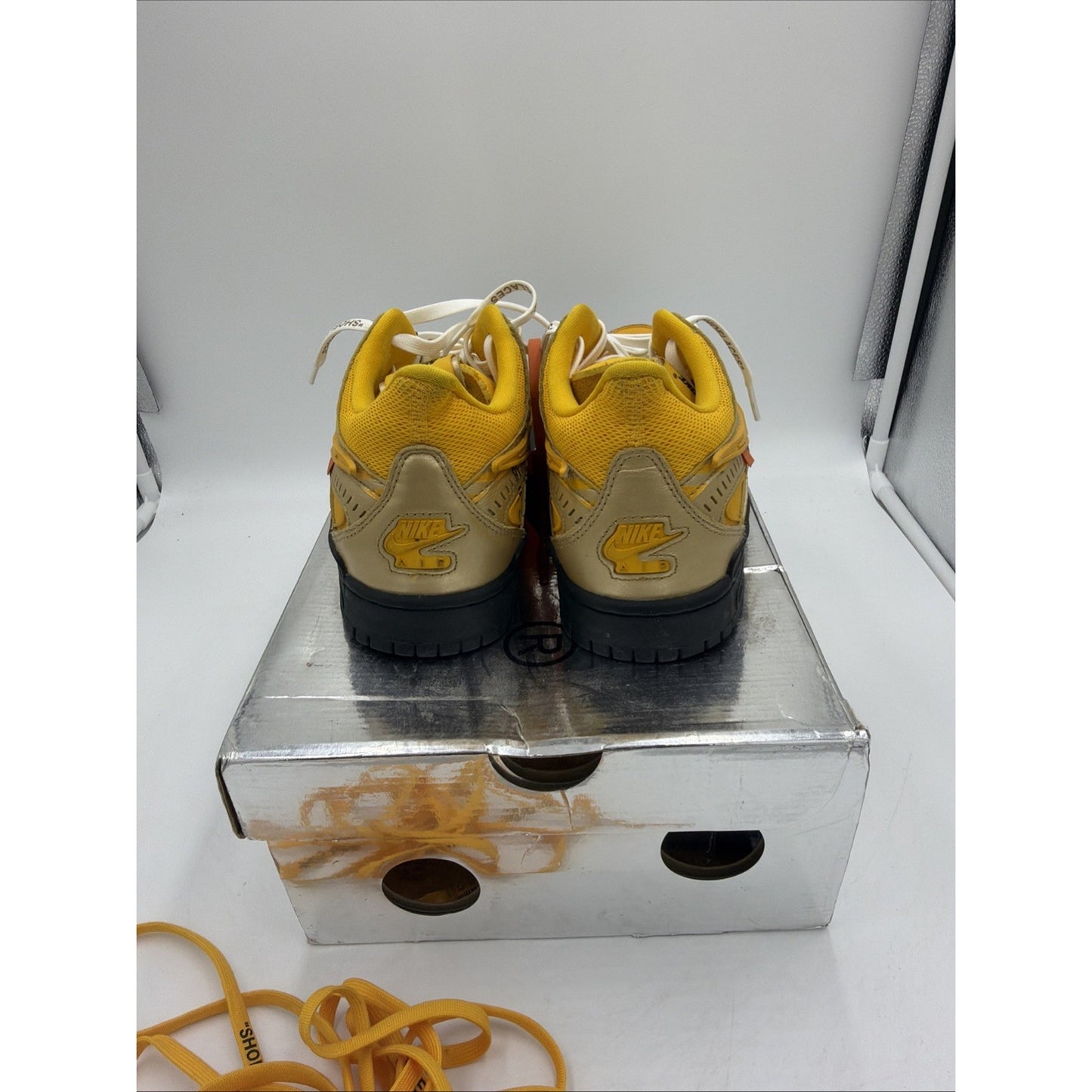 Size 8.5 - Nike Off-White x Air Rubber Dunk University Gold