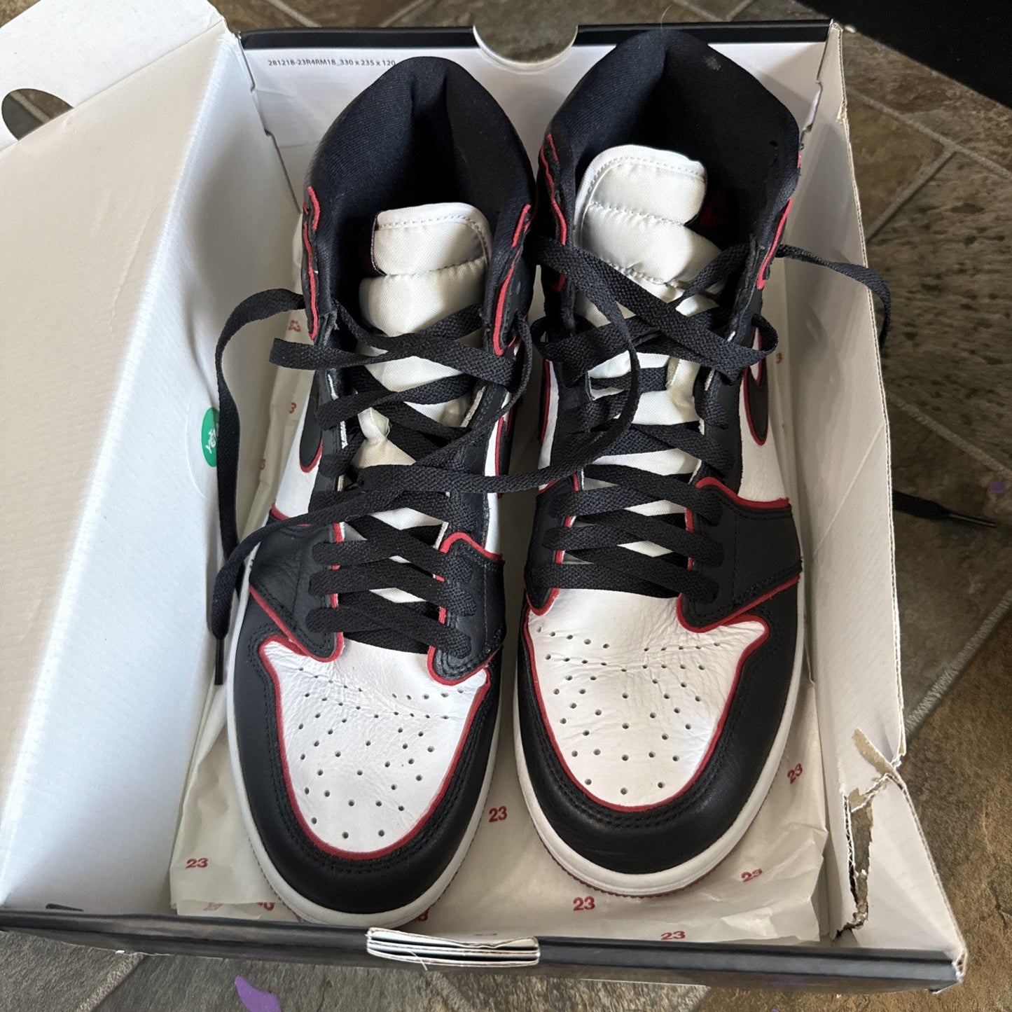 Size 9 - Jordan 1 Retro High OG Bloodline 2019