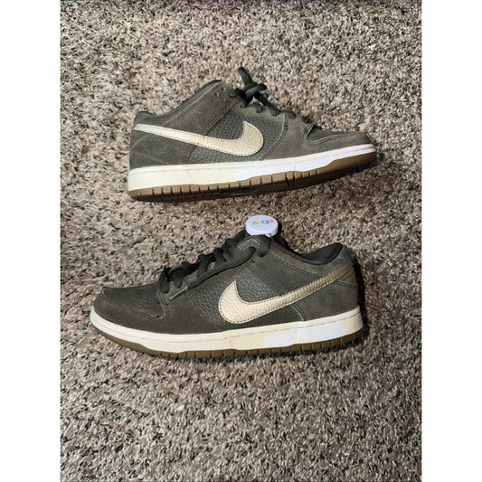 Size 6 - Nike Dunk Pro SB Low Sequoia White Gum