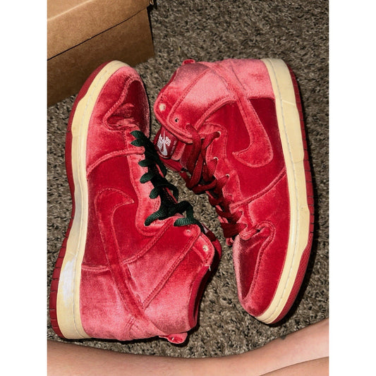 Size 9 - Nike SB Dunk PRM High Red Velvet LEP
