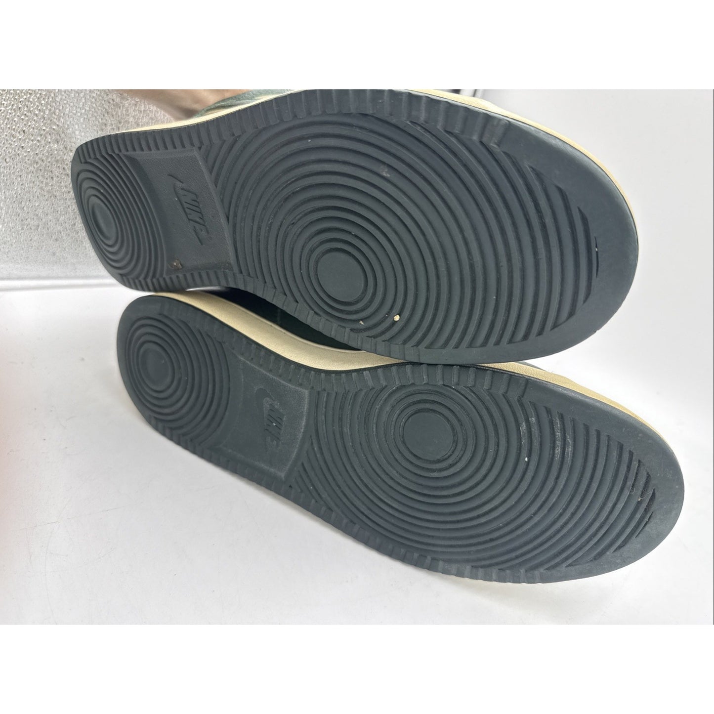 Size 10.5 - Nike Zoom Team Edition Gold