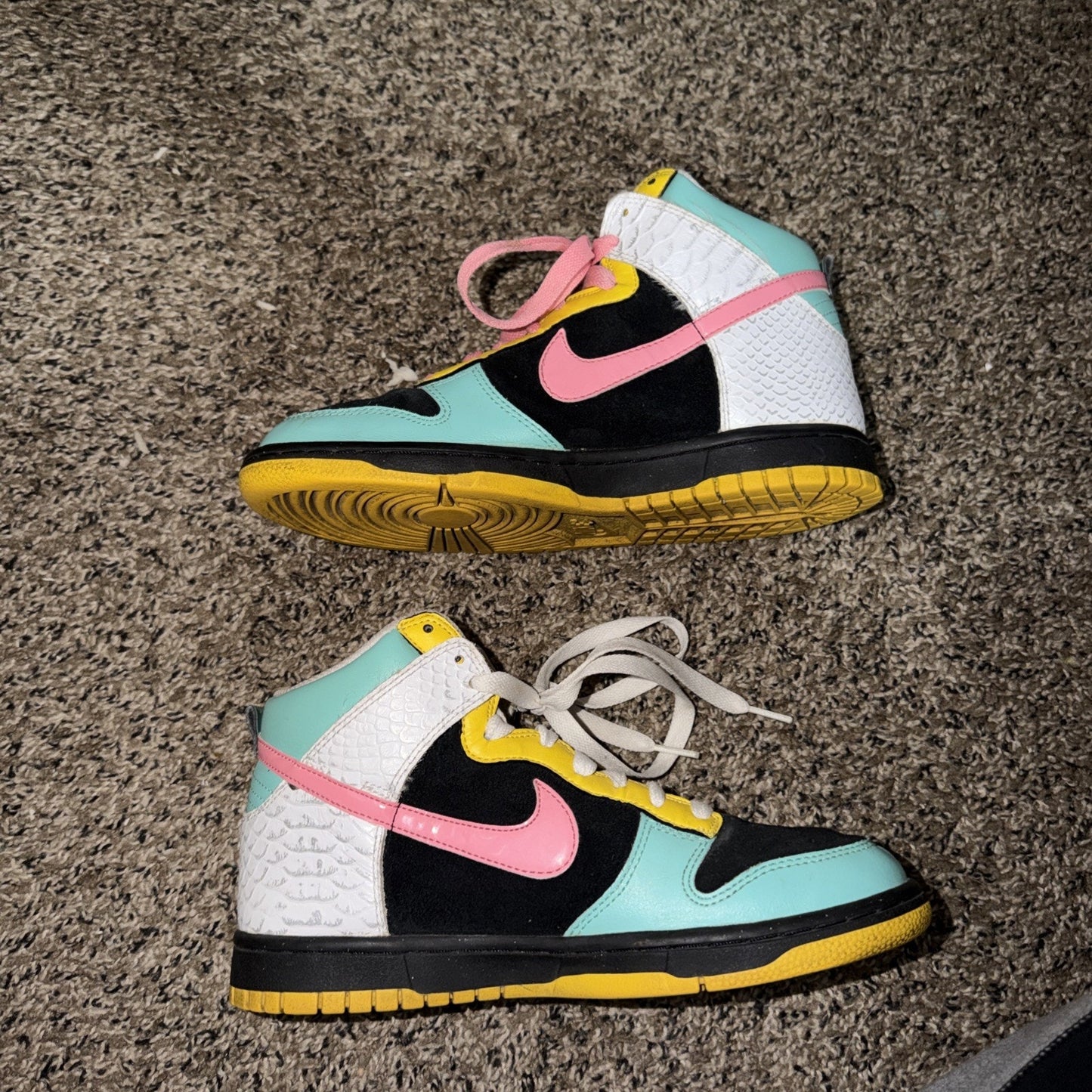 Size 8.5 Mint Yellow Pink Nike 6.0 342257-061