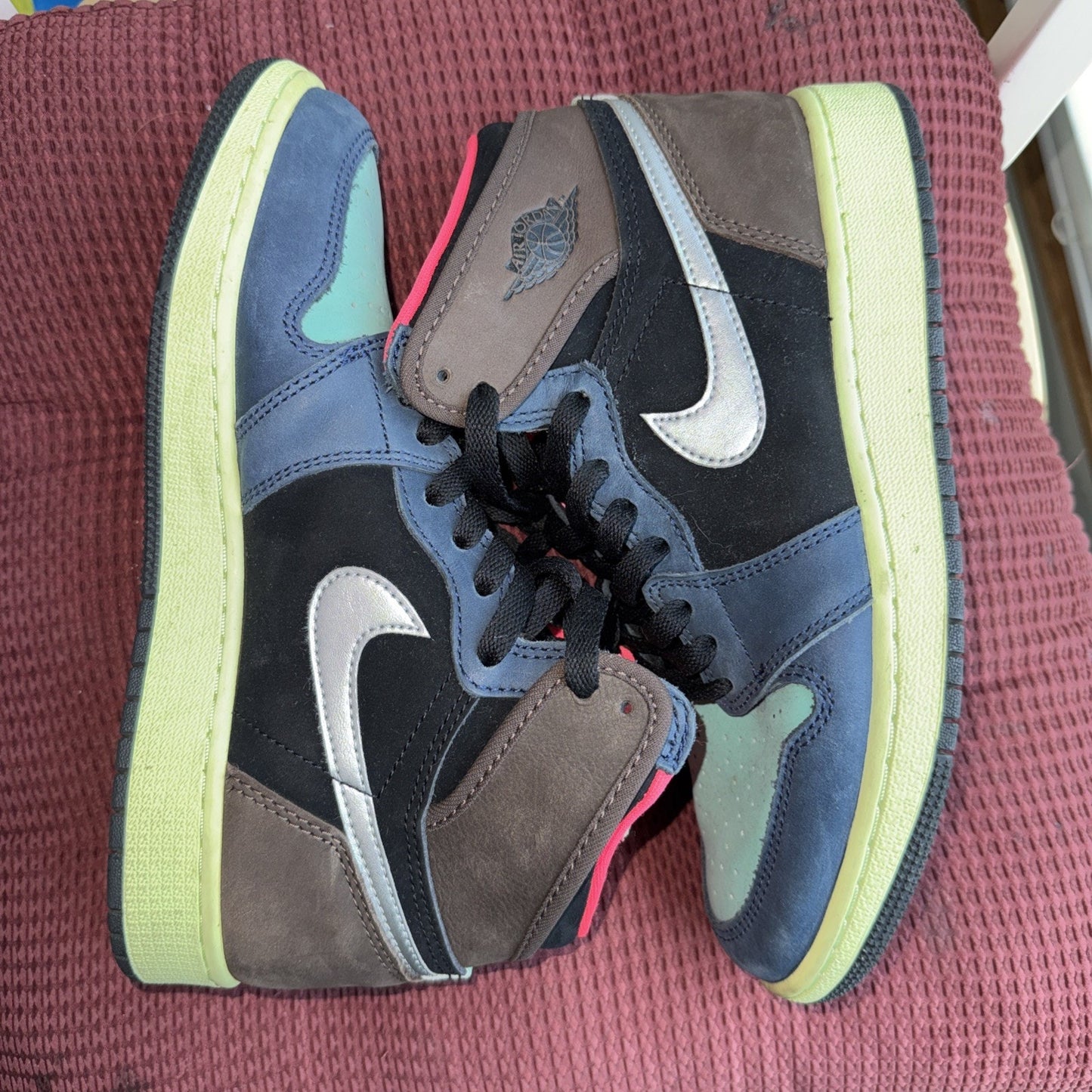 Size 6Y - Jordan 1 Retro High Tokyo Bio Hack