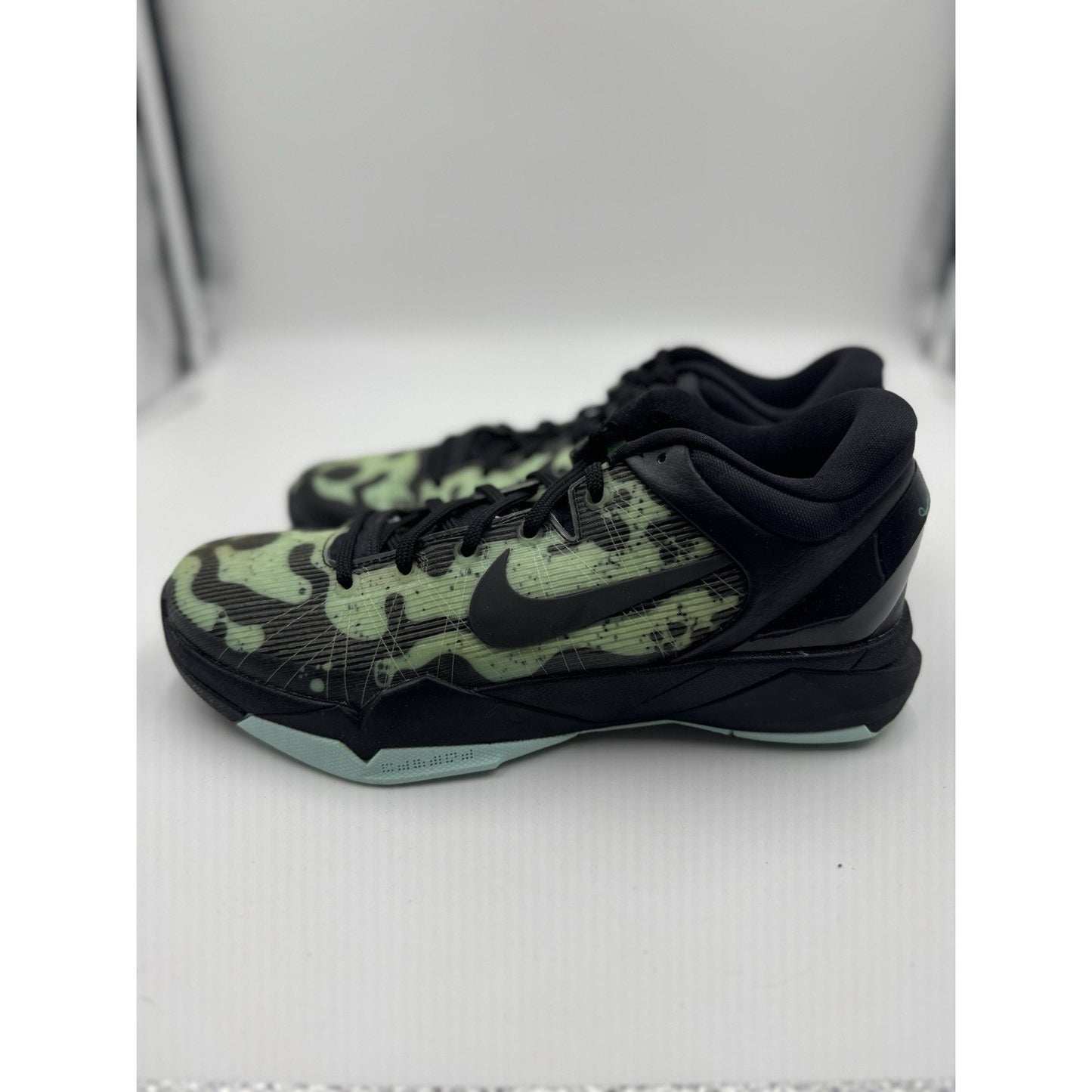 Size 8 Kobe 7 Poison Dart 488371-300