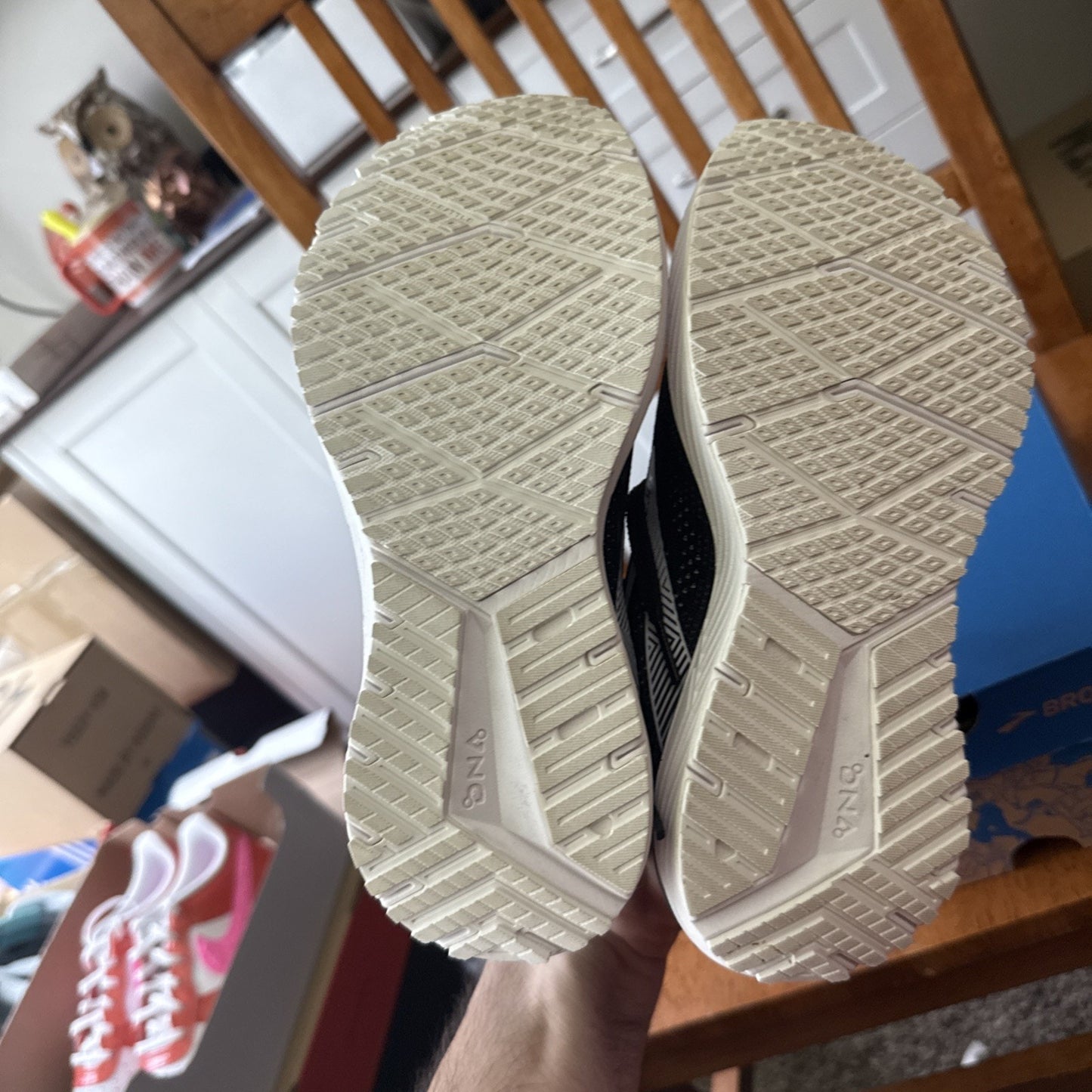size 6 Brooks Energize Neutral BS196